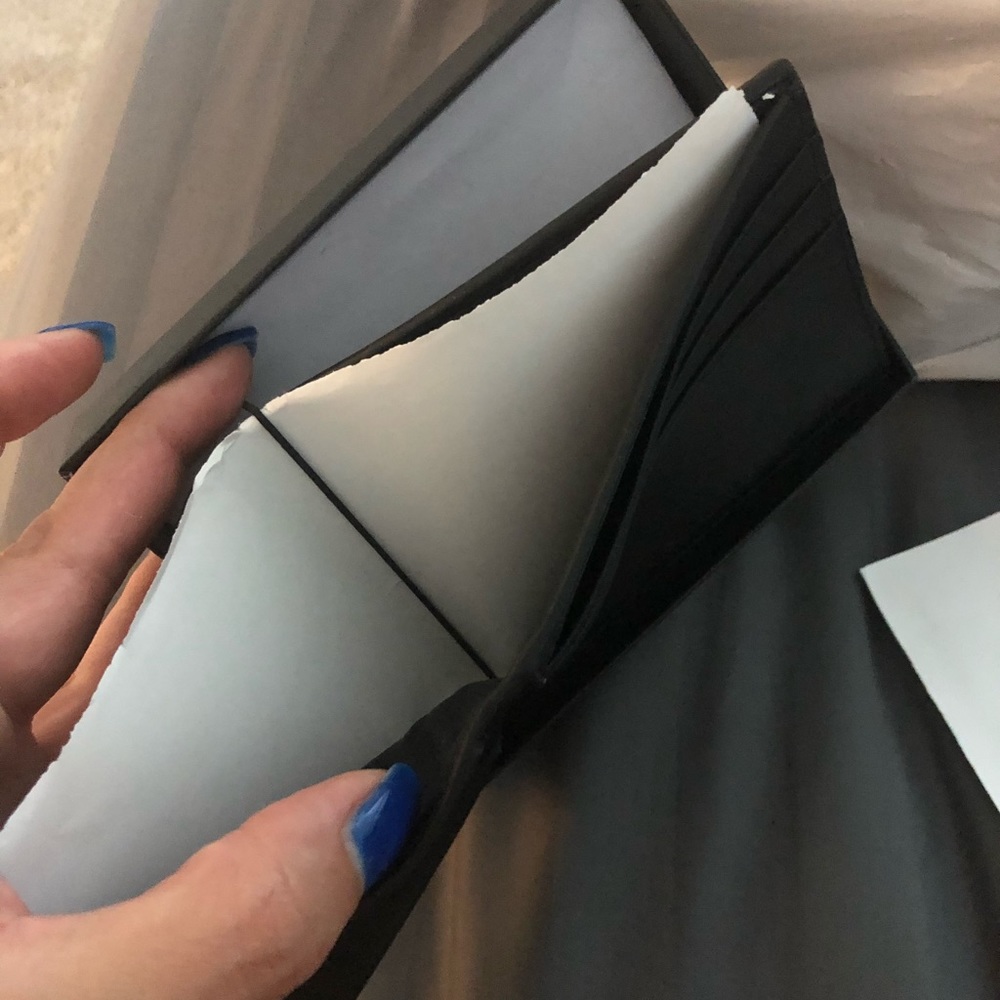Michael Kors Men's Wallets - Picture 8 of 8